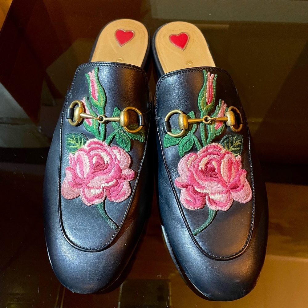 Authentic GUCCI ROSEBUD PRINCETOWN MULES 37.5